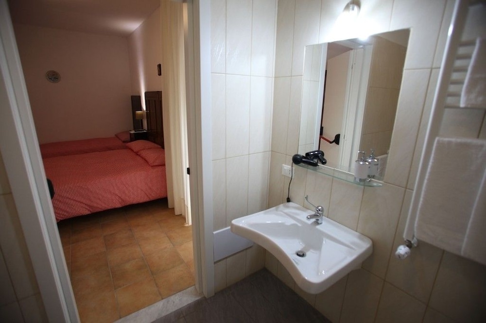 Casale Poggio del Tiglio 42/45