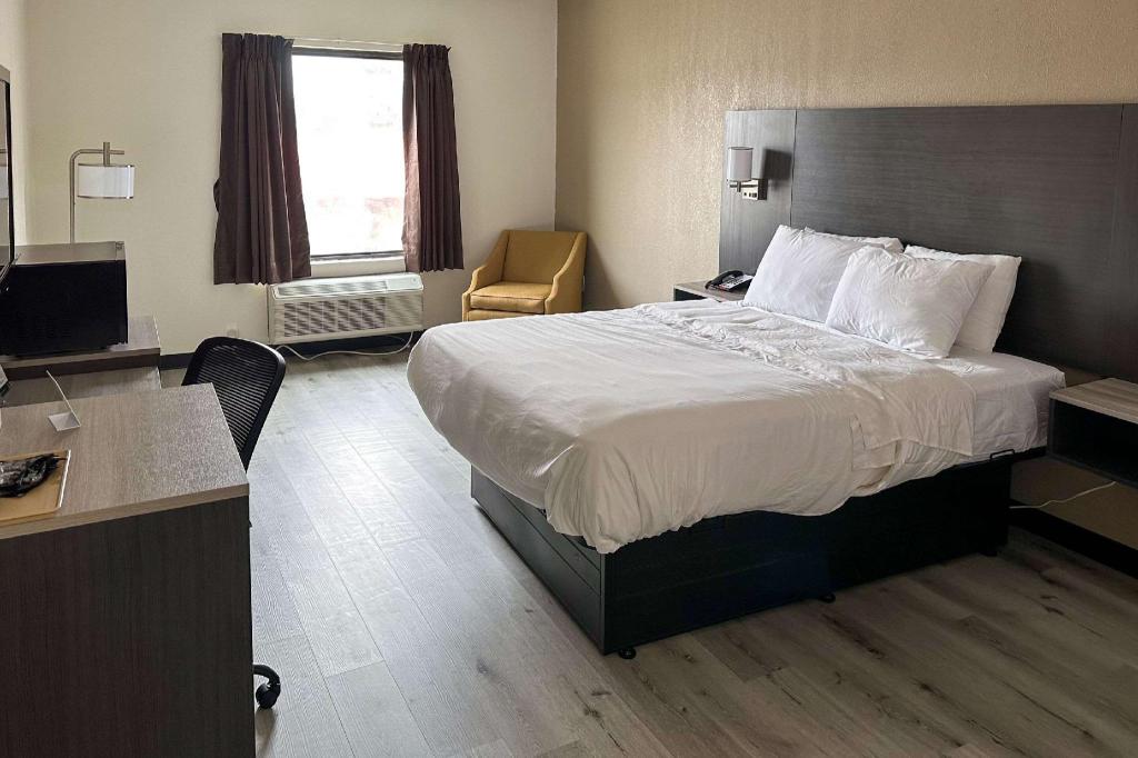 Quality Inn Inn Hazlehurst, MS 16/28