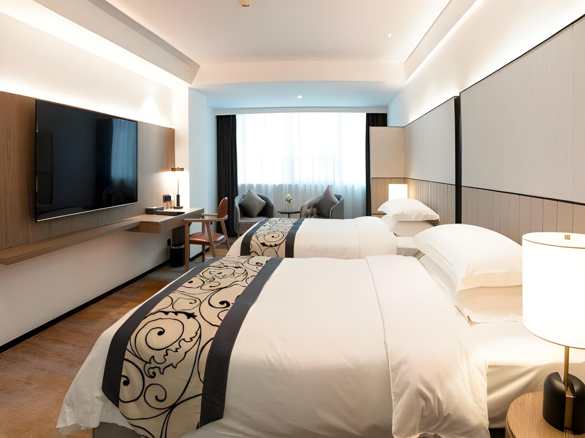 Premier, Twin Beds, Street View