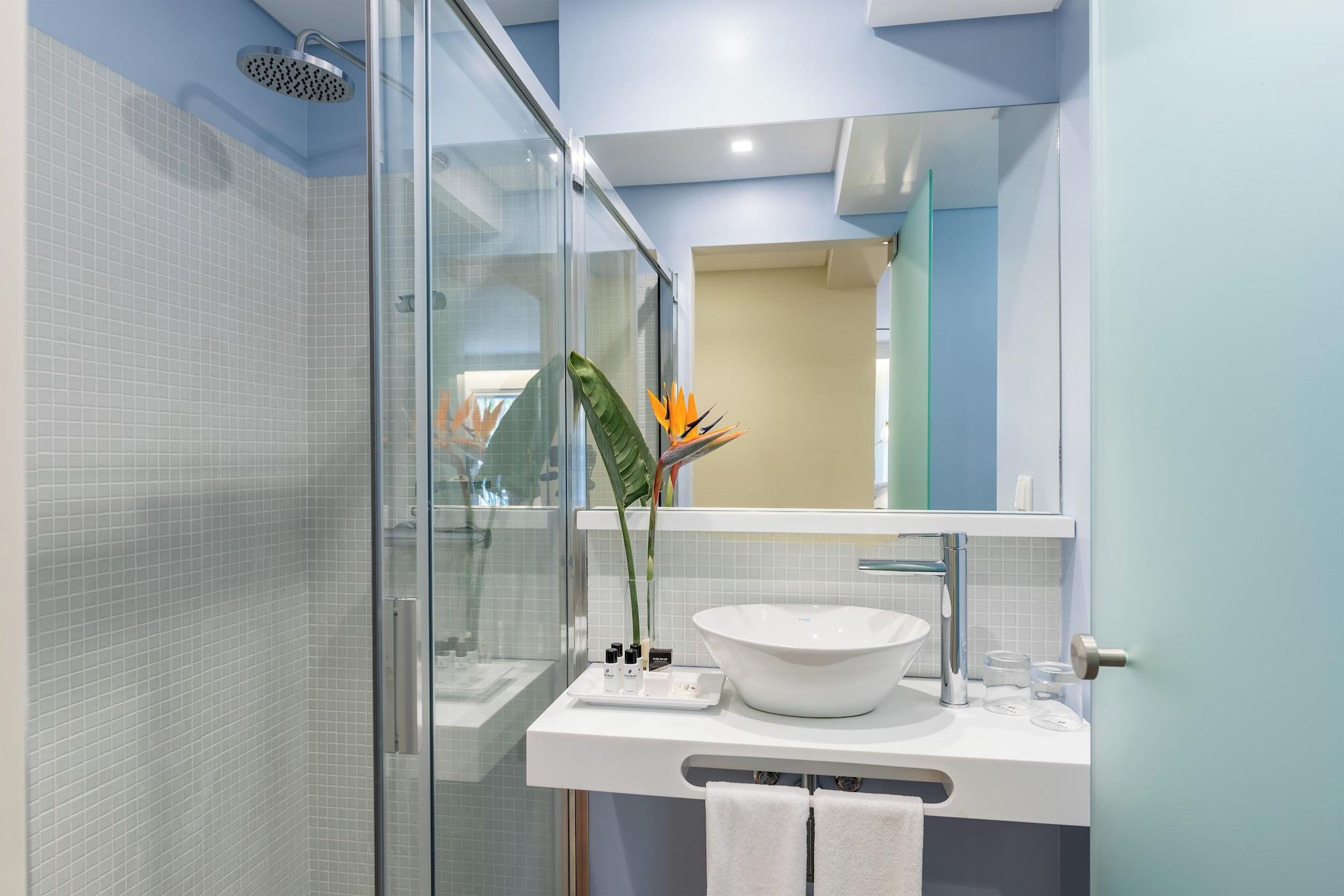 Deluxe, Double or Twin Bed, Bay View، Pestana Churchill Bay 3/3