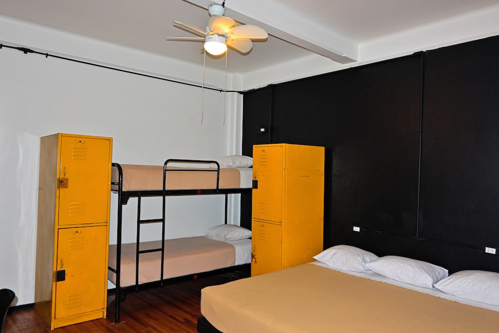 PRIVATE, KING BED, BUNK BED, PRIVATE BATHROOM