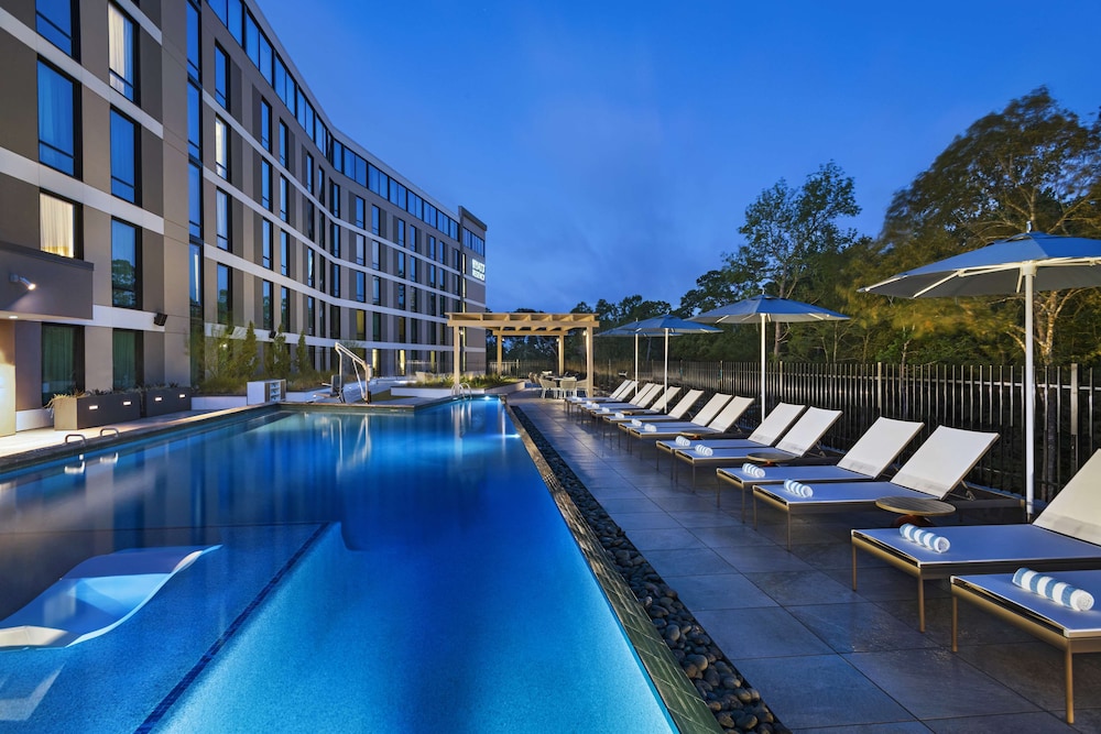 Hyatt Regency Conroe 16/45