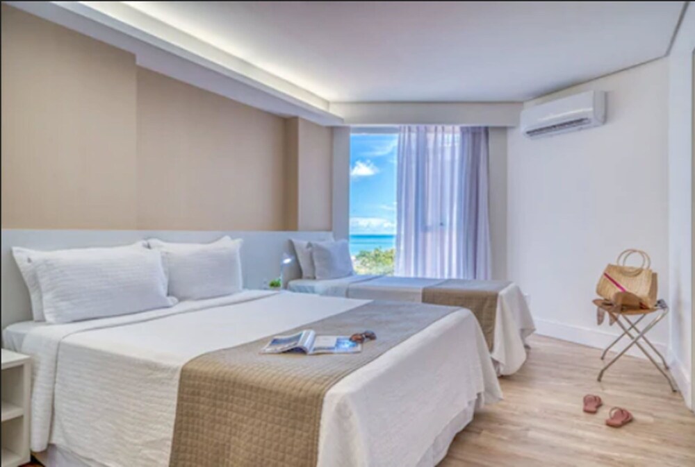 Hotel Brisa Suites 24/64