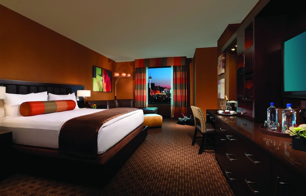 Golden Nugget Las Vegas Hotel and Casino 12/50