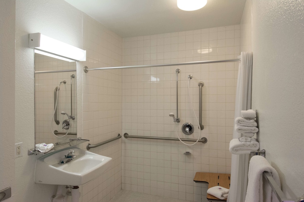 Motel6 Arcata, CA – Cal Poly Humboldt 57/60