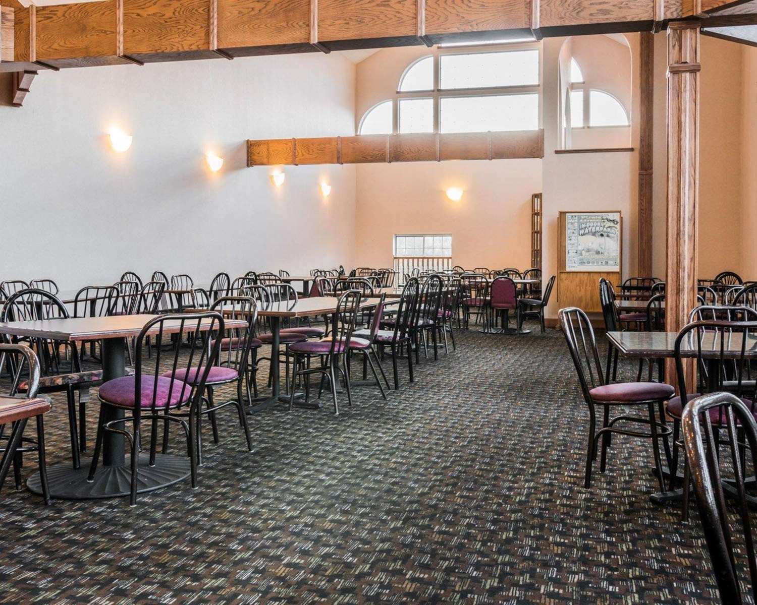 Clarion Hotel Mackinaw City Beachfront 17/20