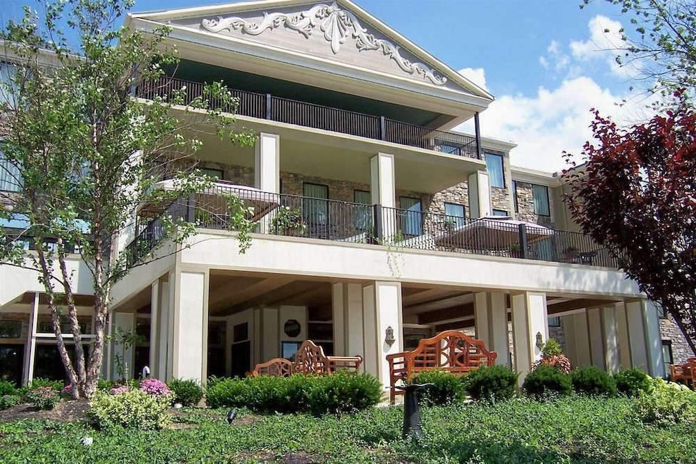 Niagara Crossing Hotel and Spa 2/39