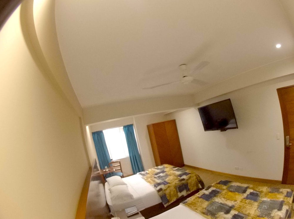 DELUXE, TWIN BEDS