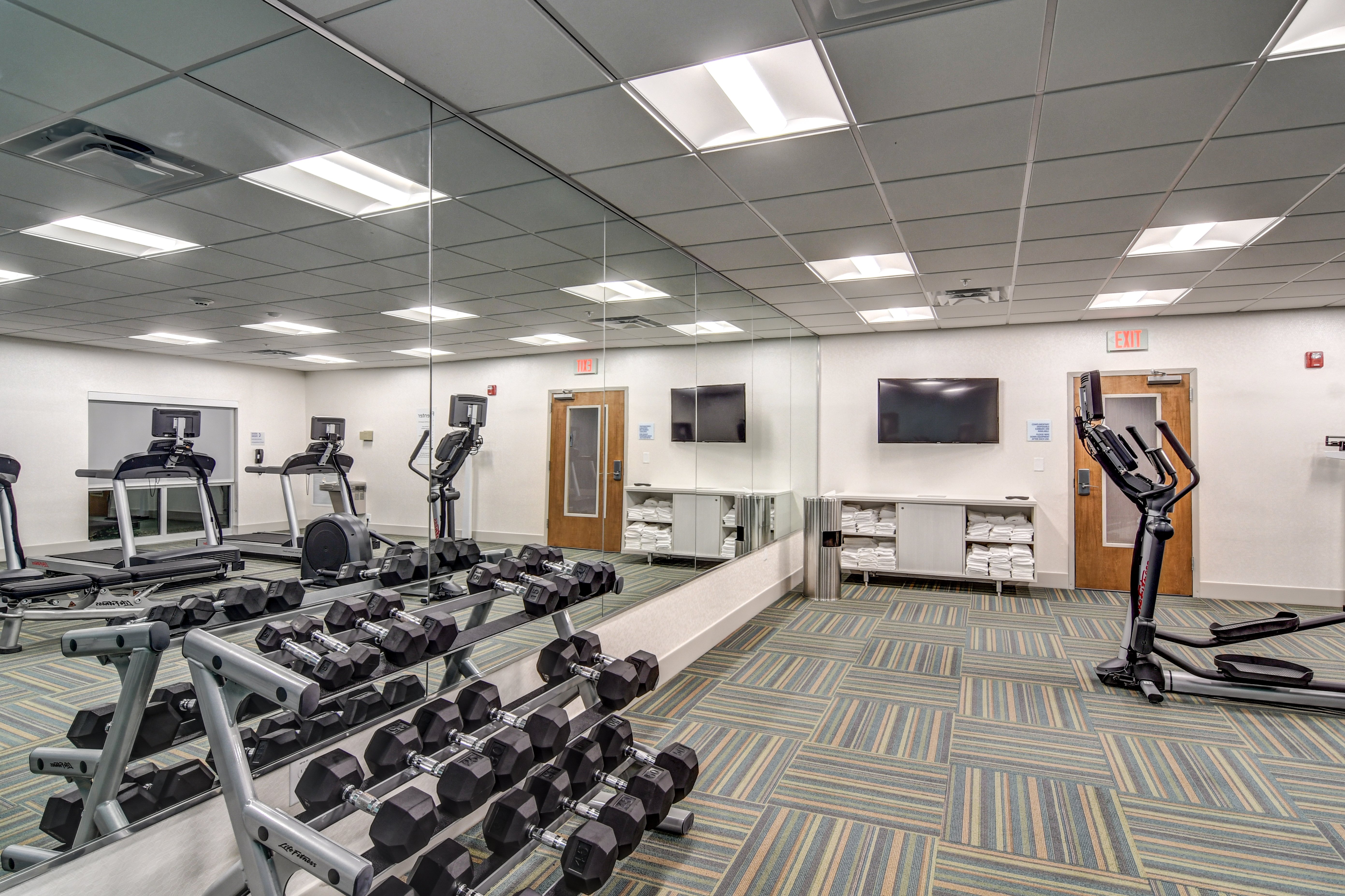 HOLIDAY INN EXPRESS FORT WALTON BEACH CENTRAL 37/47