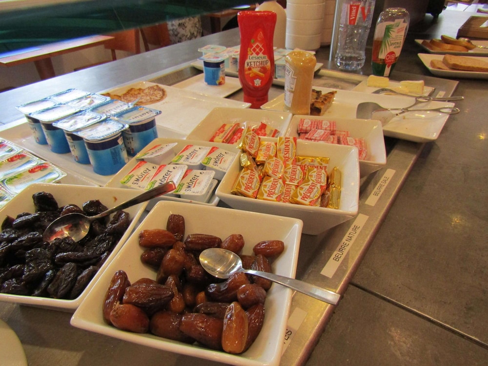 restaurant cafeteria