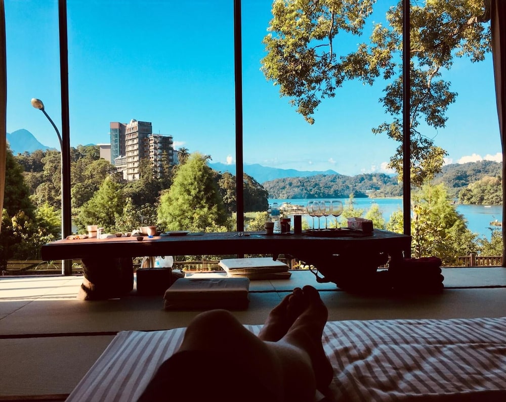 Yue Lake Backpackers 23/49