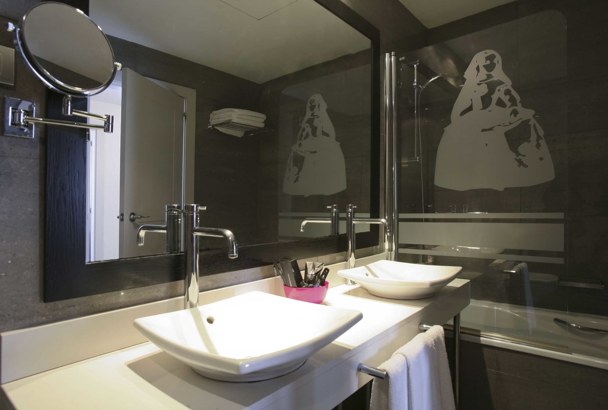 Family Suite, Twin Beds, Meninas Hotel 2/3