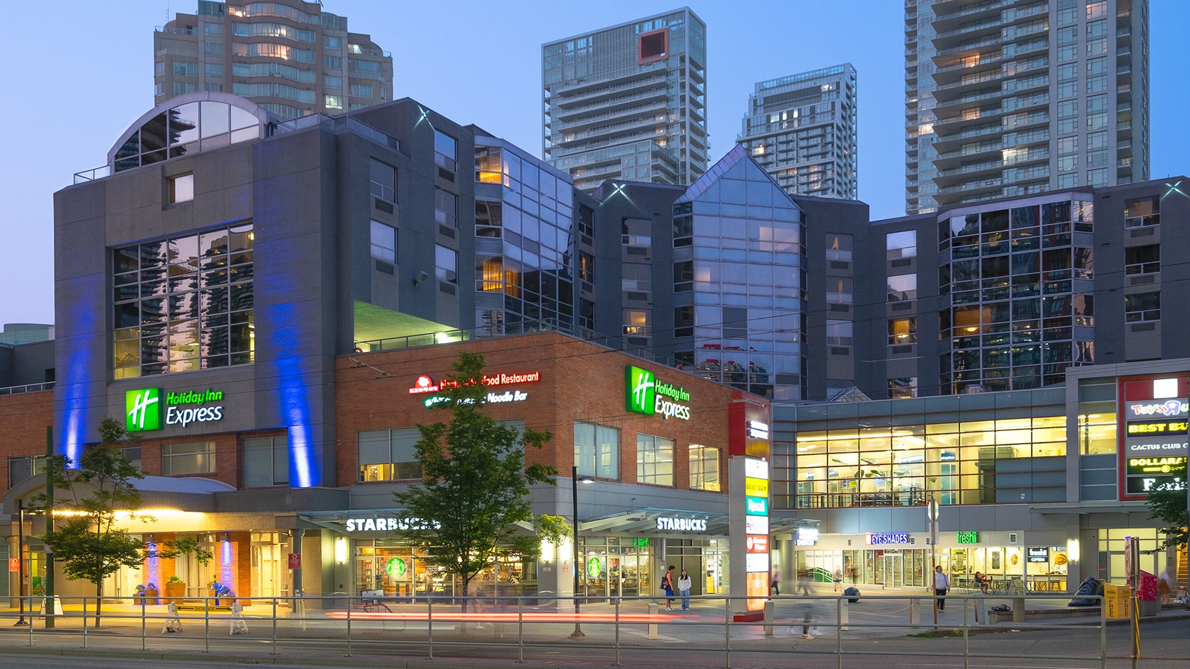 Holiday Inn Express Vancouver Metrotown Burnaby 45/50