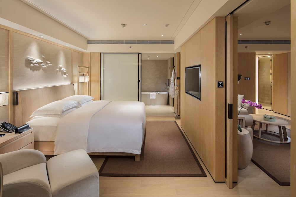 Garden, Suite, King Bed