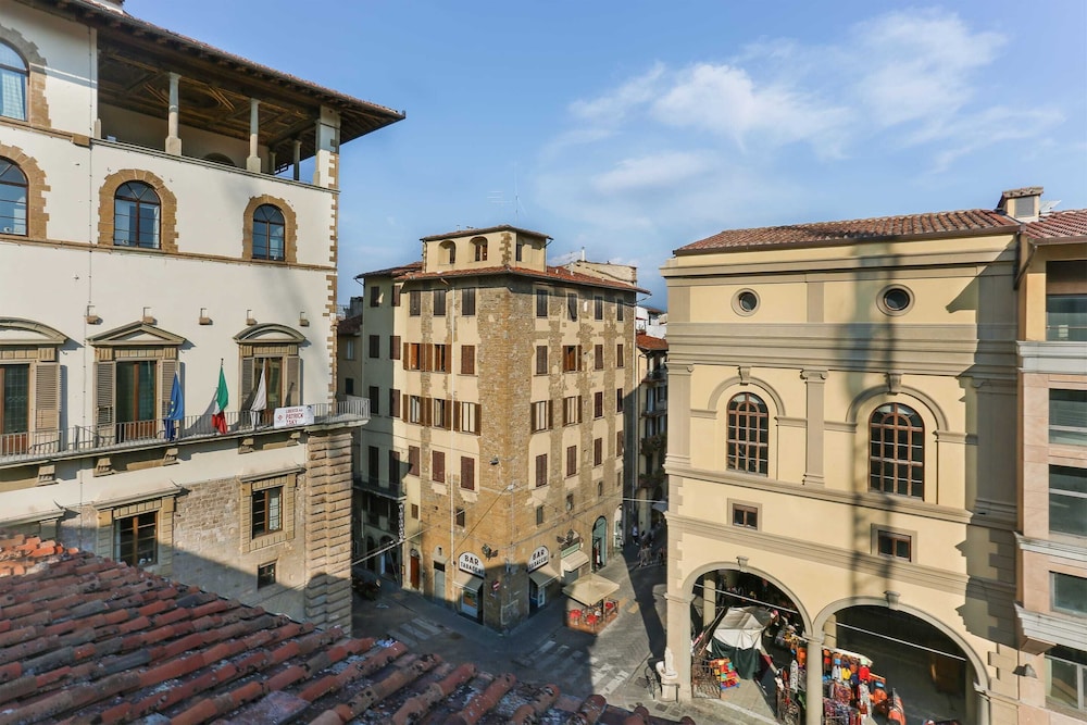 Uffizi Suite I in Florence-hosted by Sweetstay 14/16