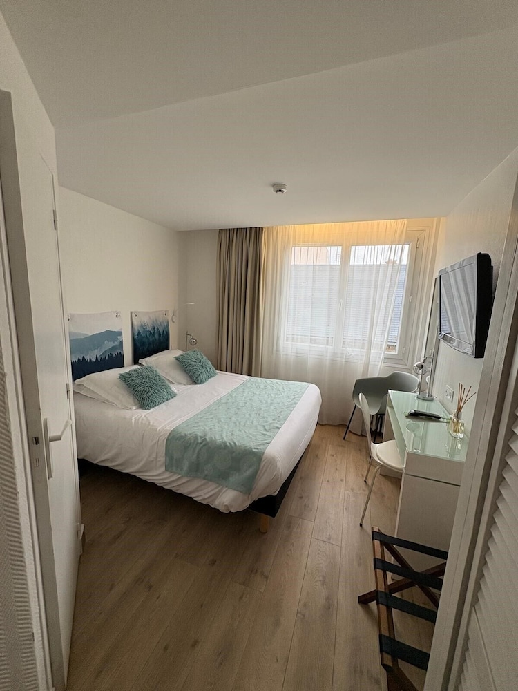 Hotel Moderna 6/50