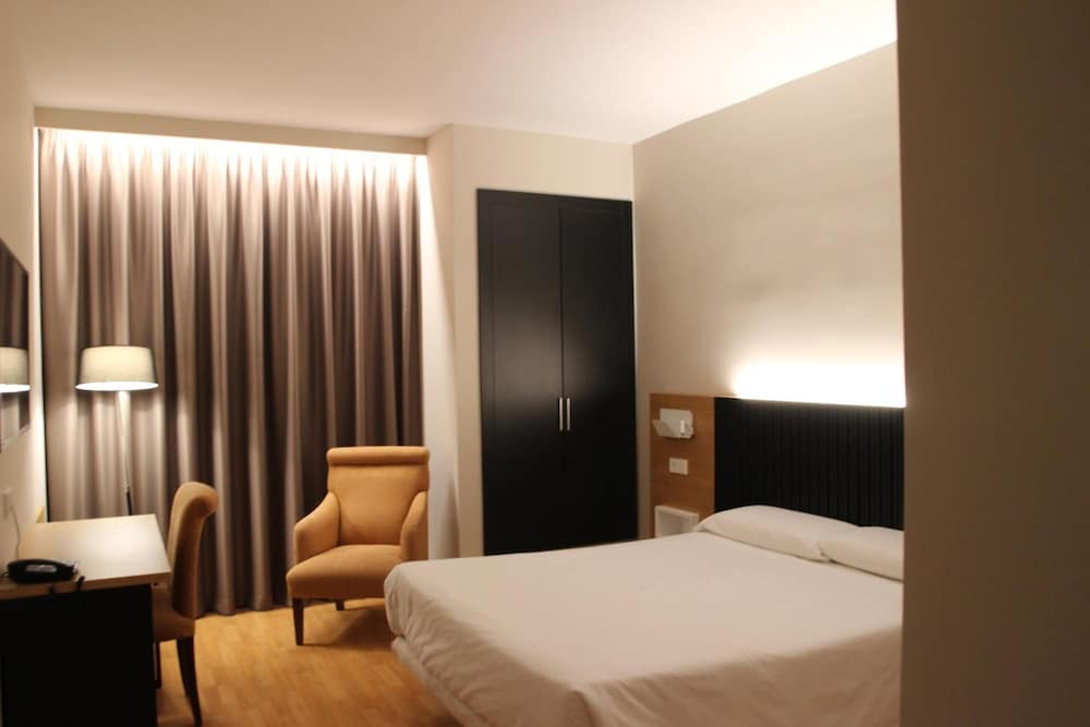 Hotel Alcantara 5/24