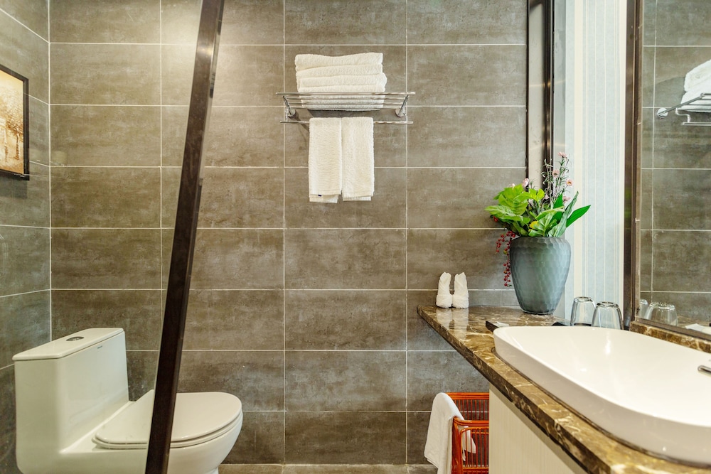 Z-Up Boutique Hotel 49/50