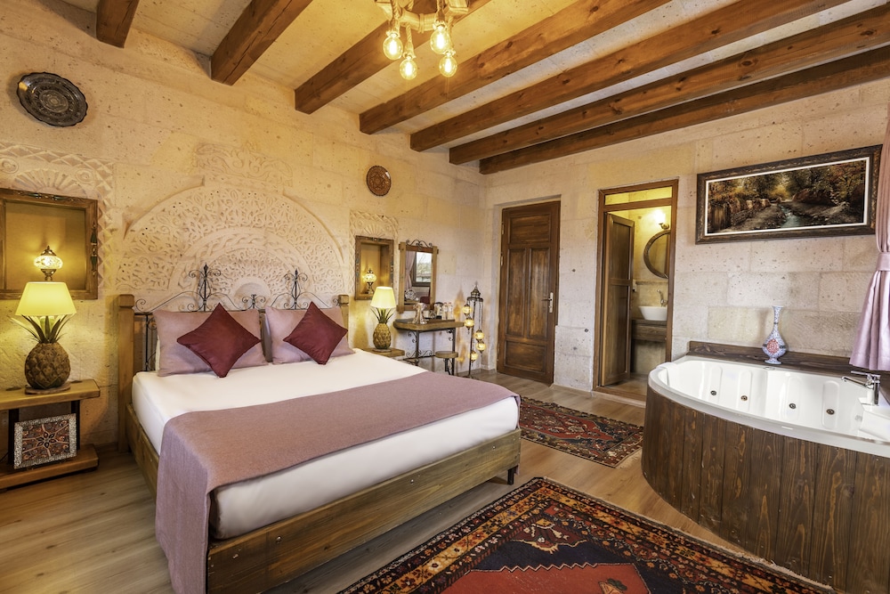 Maron Stone House 19/50
