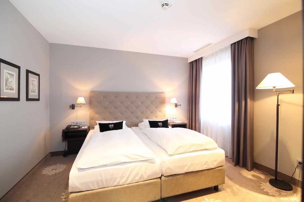 Parkhotel Wittekindshof 20/64