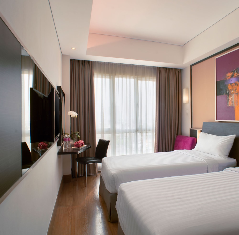Brits Hotel Puri Indah 19/40