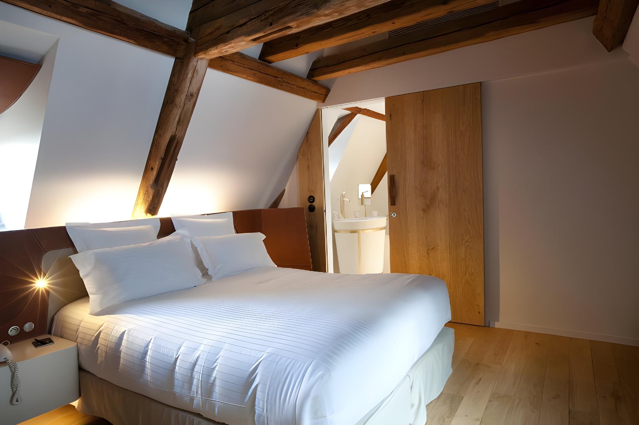 Room, Single Bed