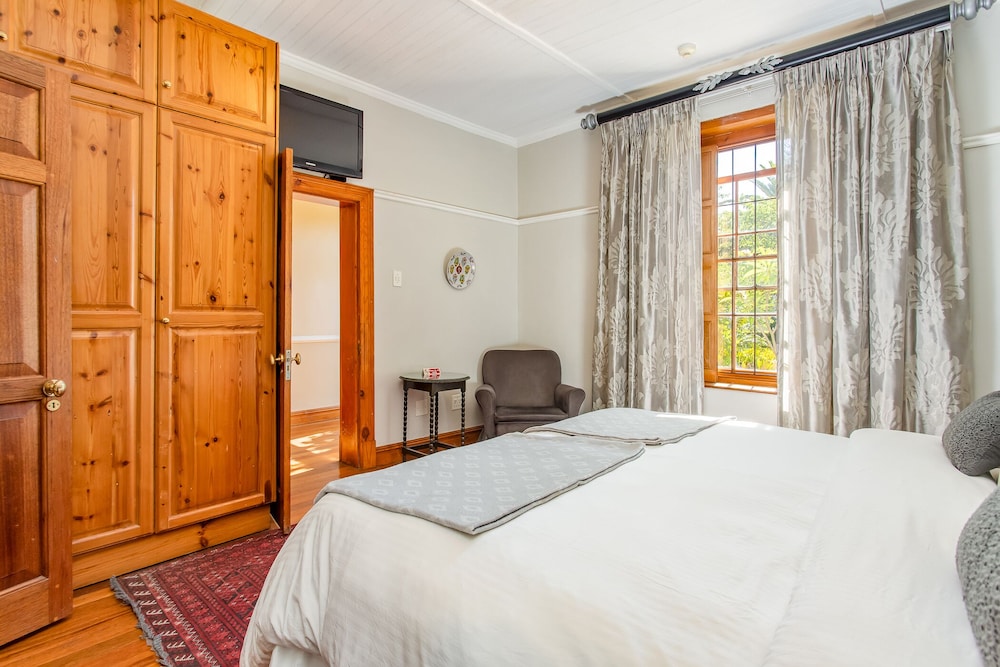 Lemoenkloof Guest House 7/50