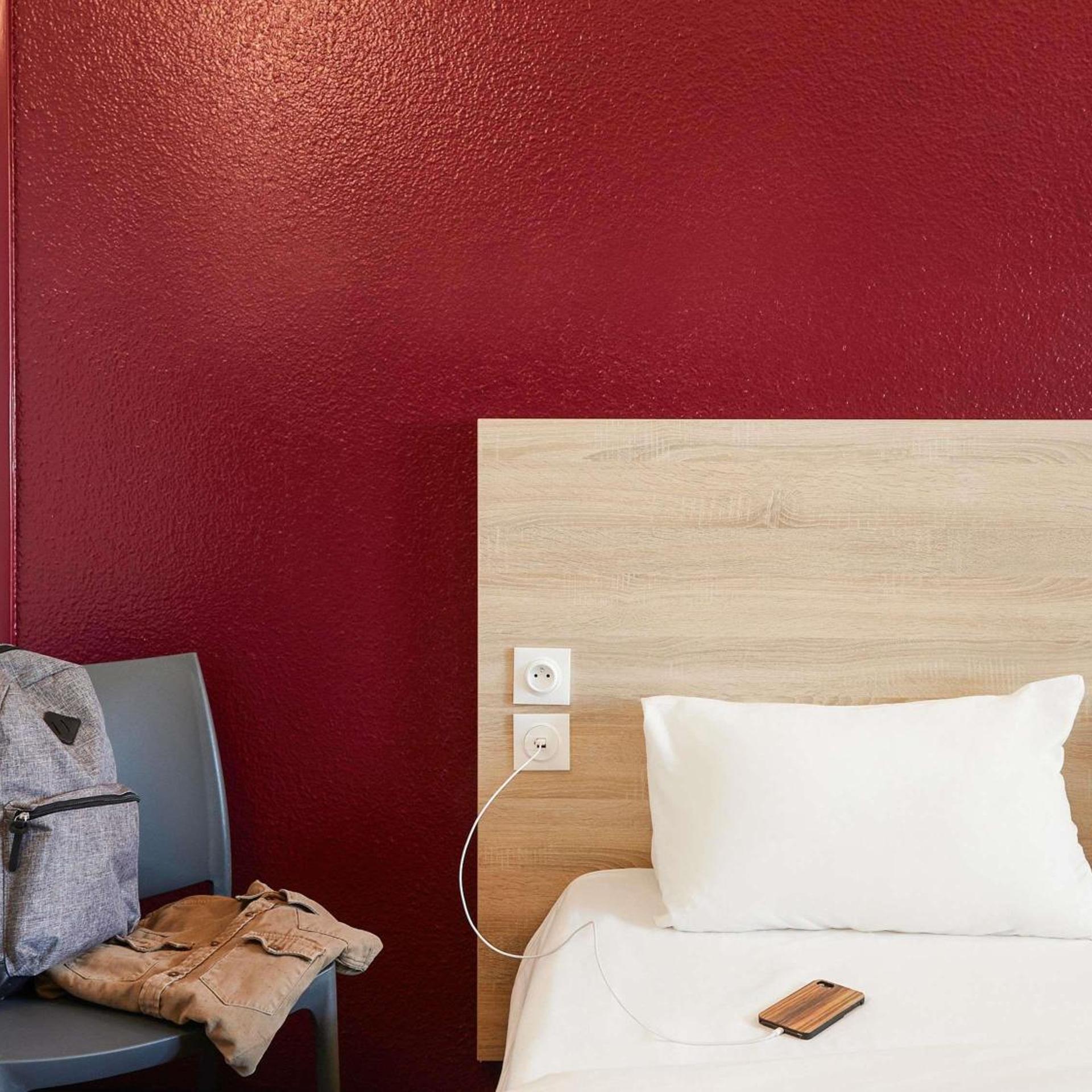 Car, Side Shared Bathroom، Hotelf1 Paris Porte De Montreui 5/5