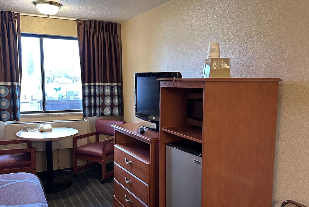 Super 8 by Wyndham Vancouver East 16/51
