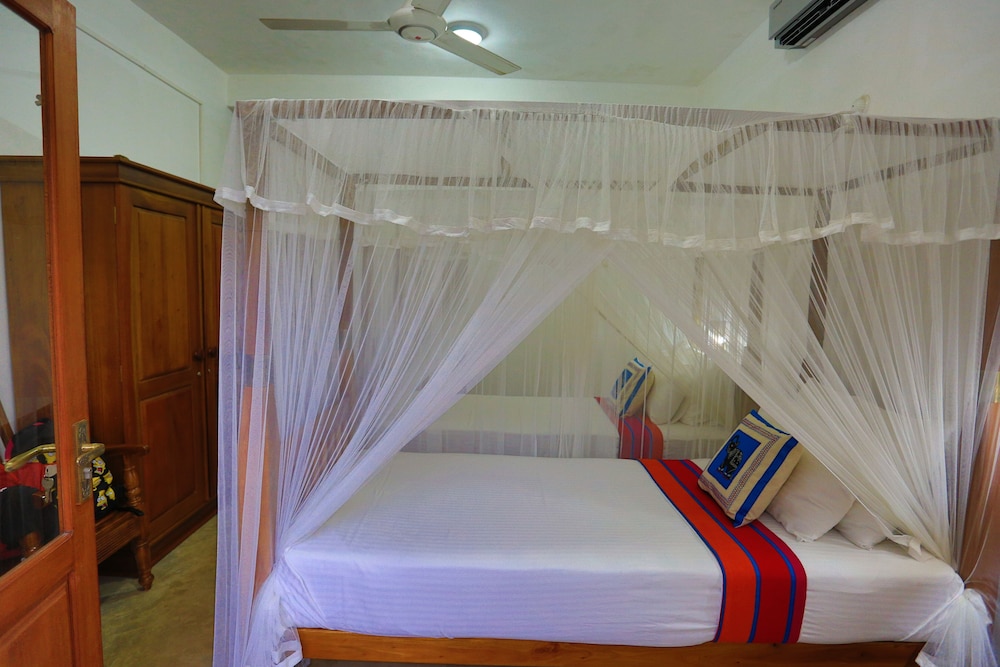 Hanthana House 12/72
