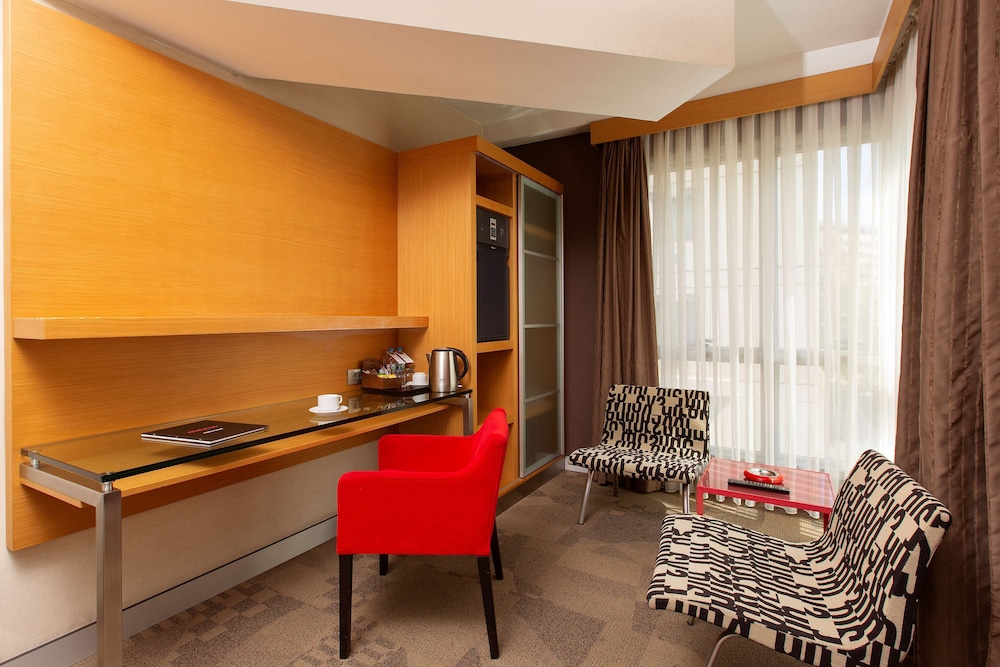 Nippon Hotel 27/55