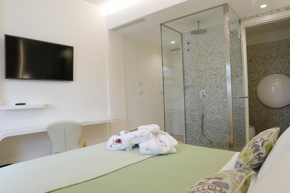 Astrea Wellness & Spa 35/49