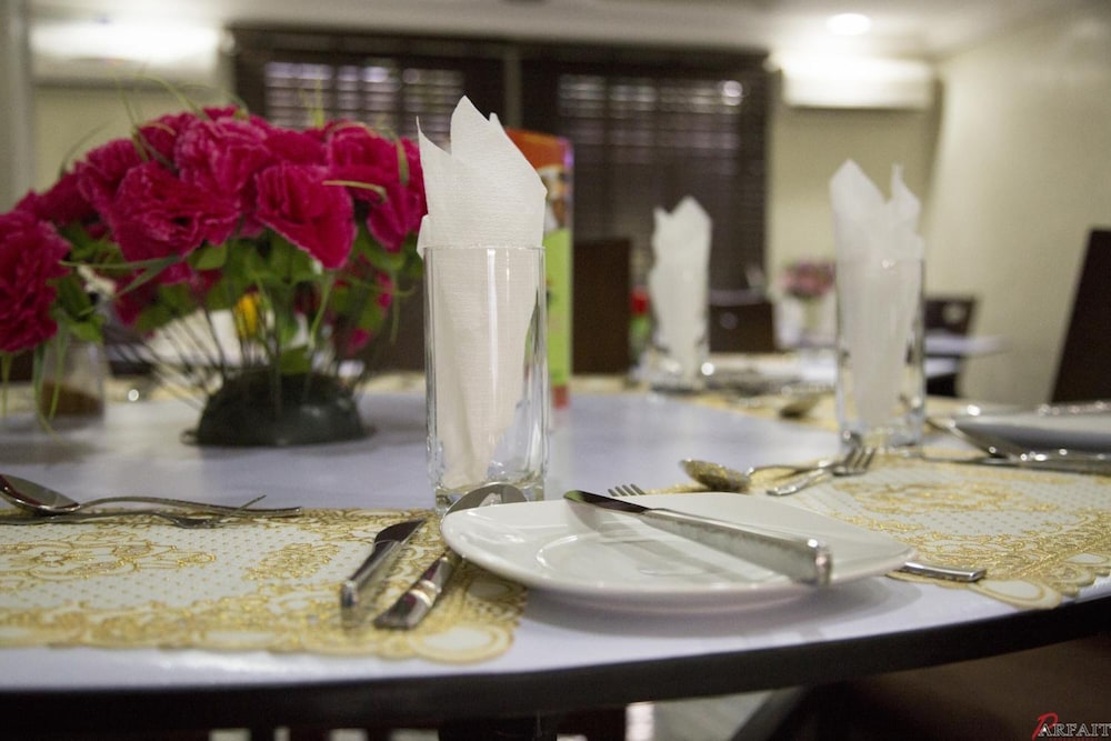 Petrus Hotels Royale 26/50
