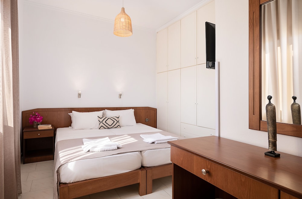 Artemis Hotel Apartments 18/50
