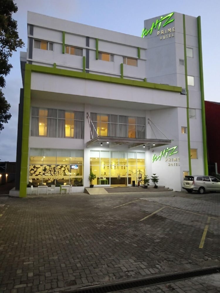 Whiz Hotel Sudirman Cilacap 1/60