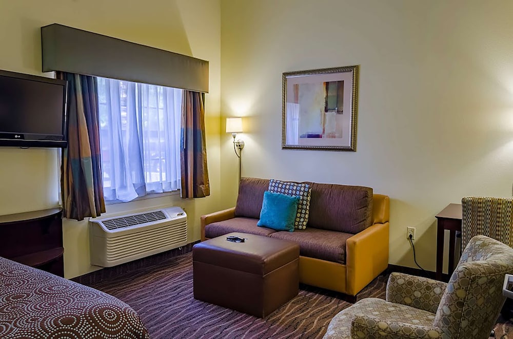 Crestwood Suites Lakeland 41/63