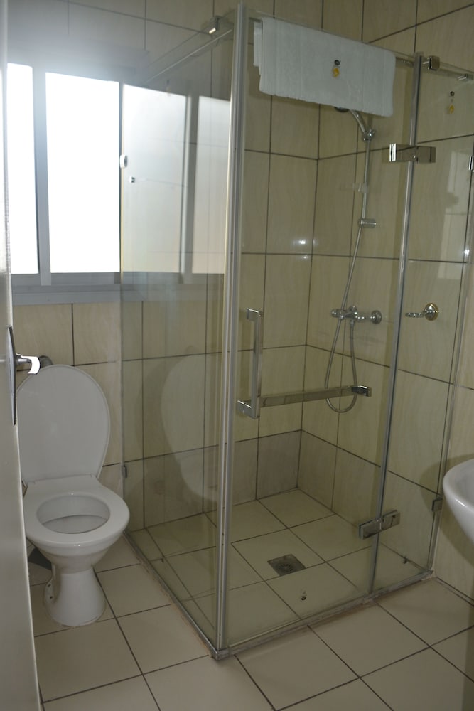Hotel La Falaise Bonanjo 33/42