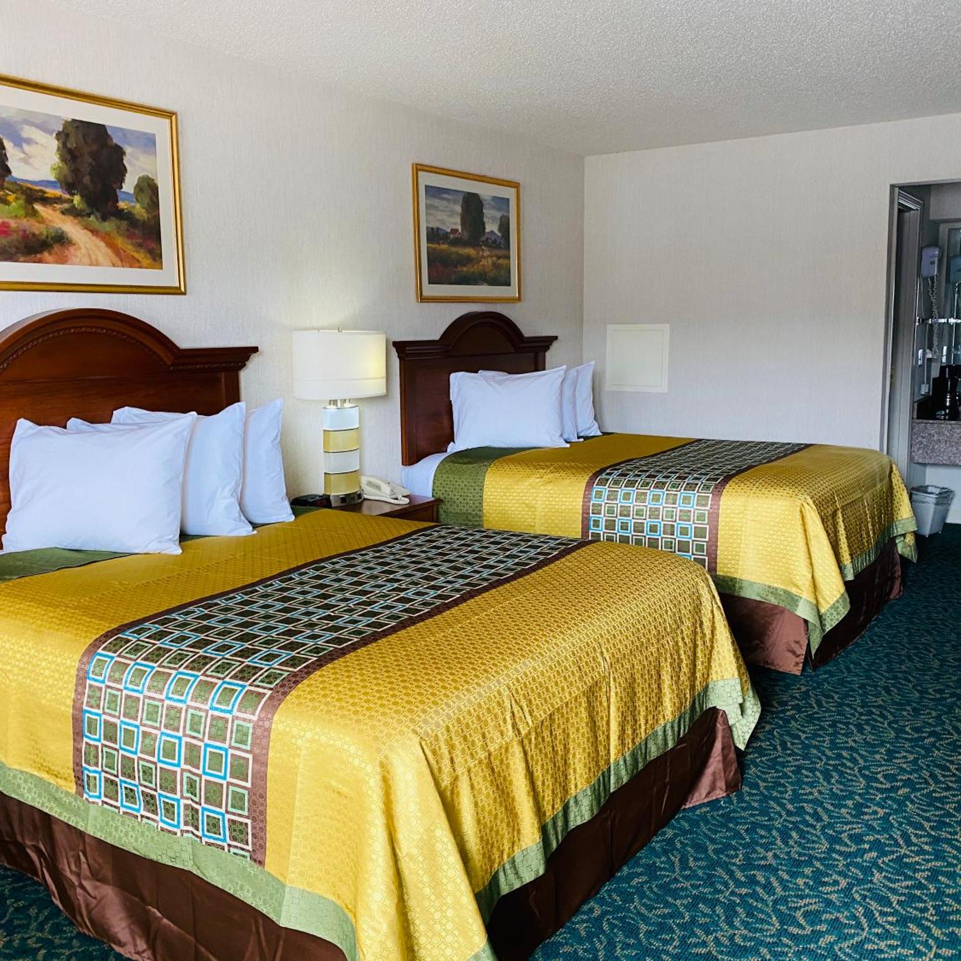 Harrisonville Inn & Suites 13/29