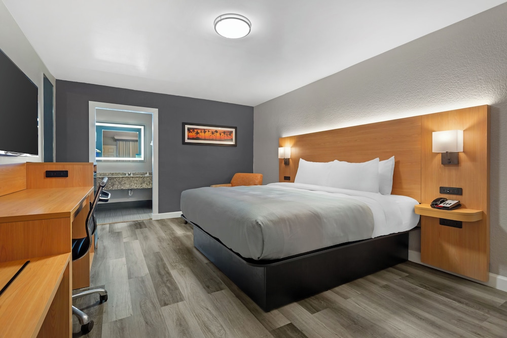 STANDARD, KING BED