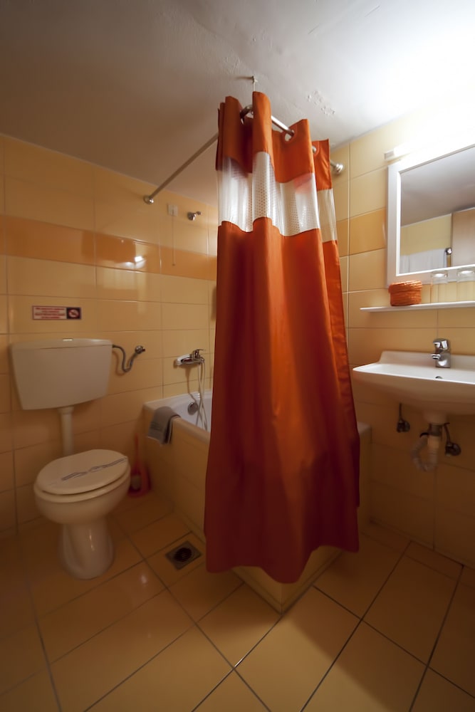Life Hotel 35/61
