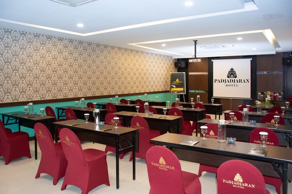 Padjadjaran Hotel 49/70