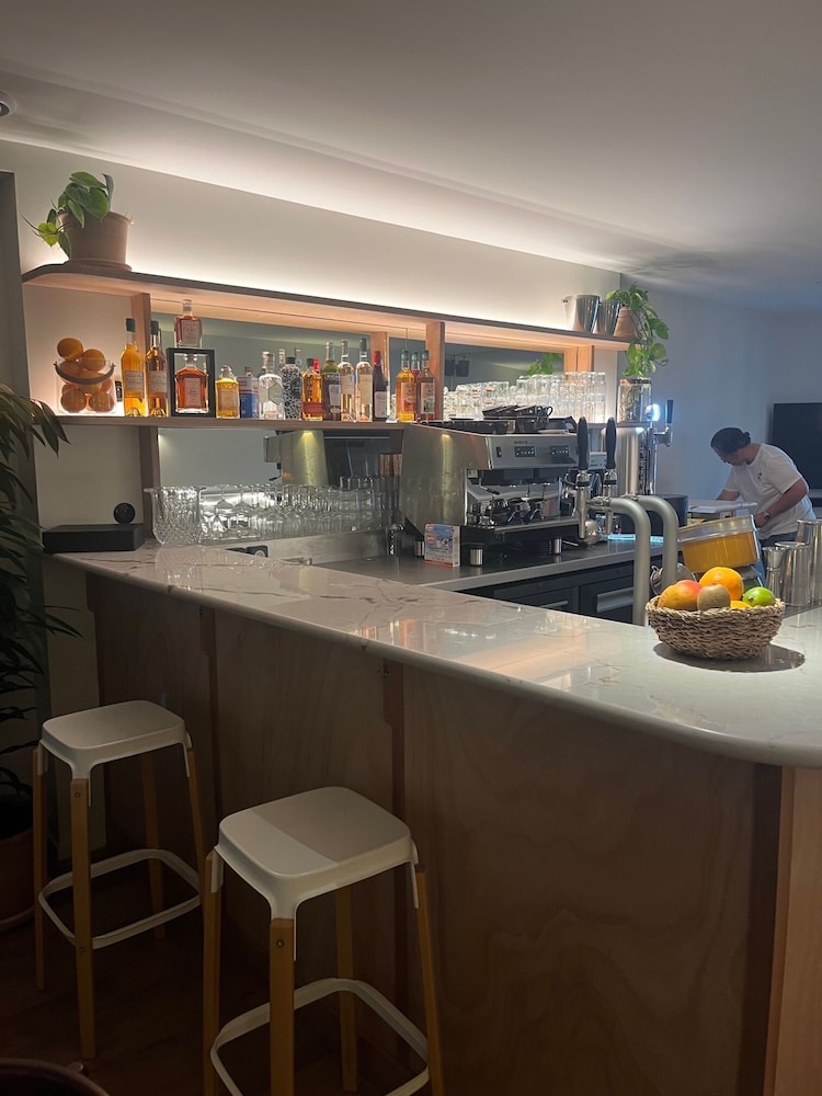 HOTEL HENRI IV 49/69
