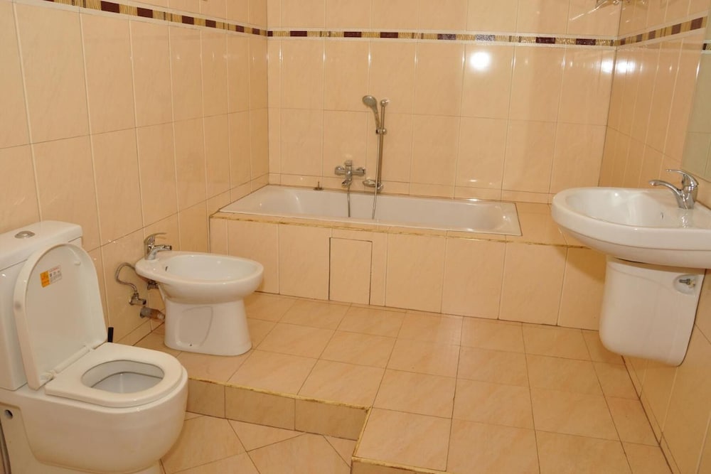 Biraj International Hotel 44/50