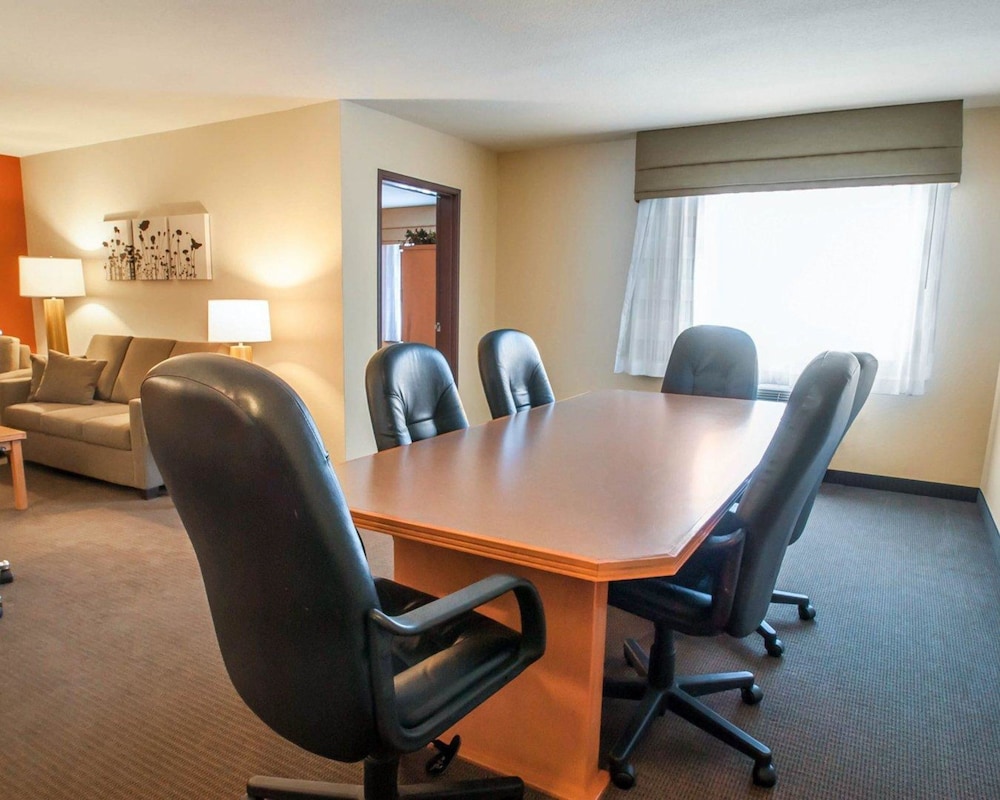 Sleep Inn Suites Lake of the Ozarks 47/52