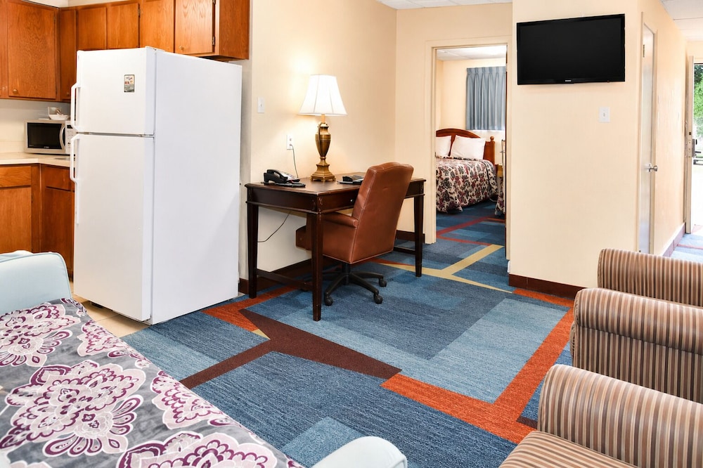 Extended Stay Snyder 39/51