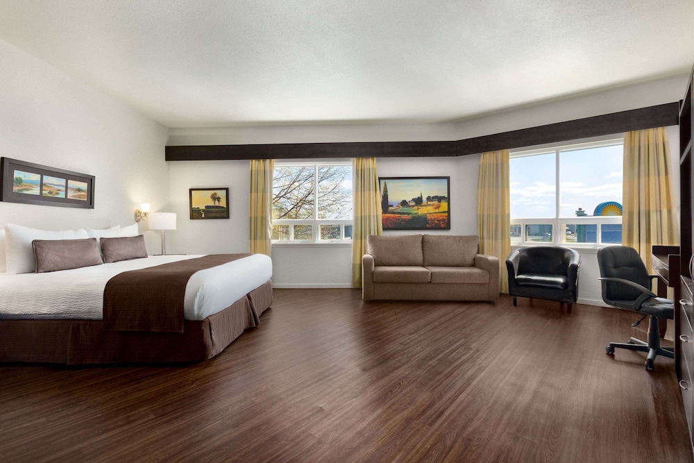 Suite, King Bed, Ground Floor