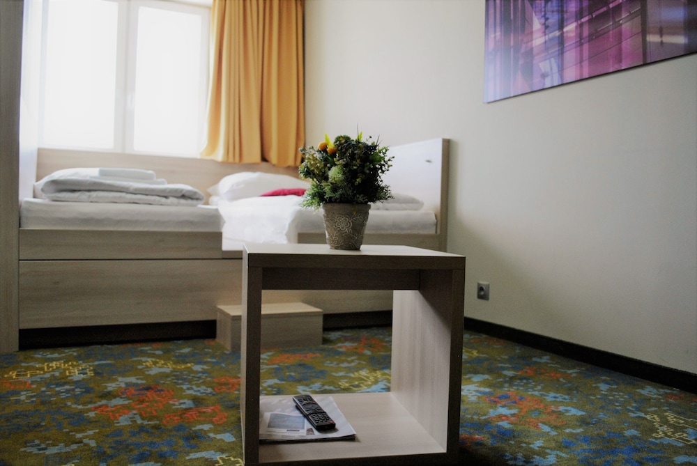 Kongres Hotel Roca 47/76