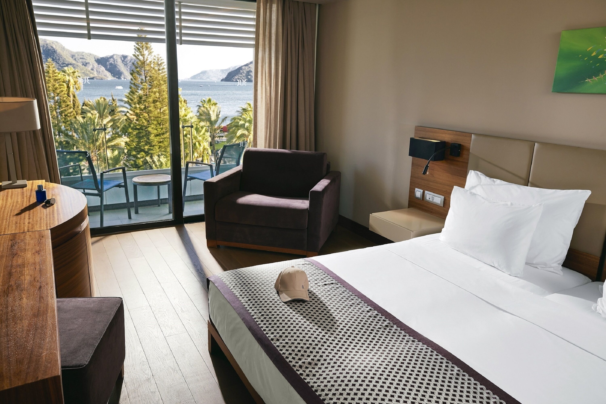 STANDARD, KING BED, SEA VIEW, SOFA
