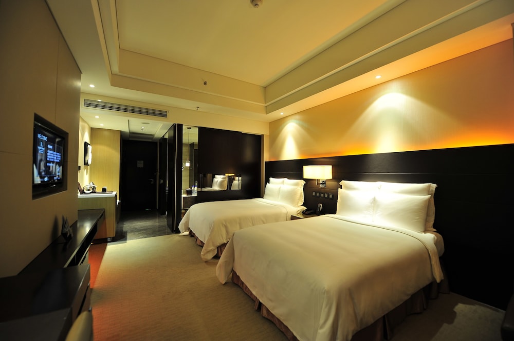 Deluxe, King Bed, City View