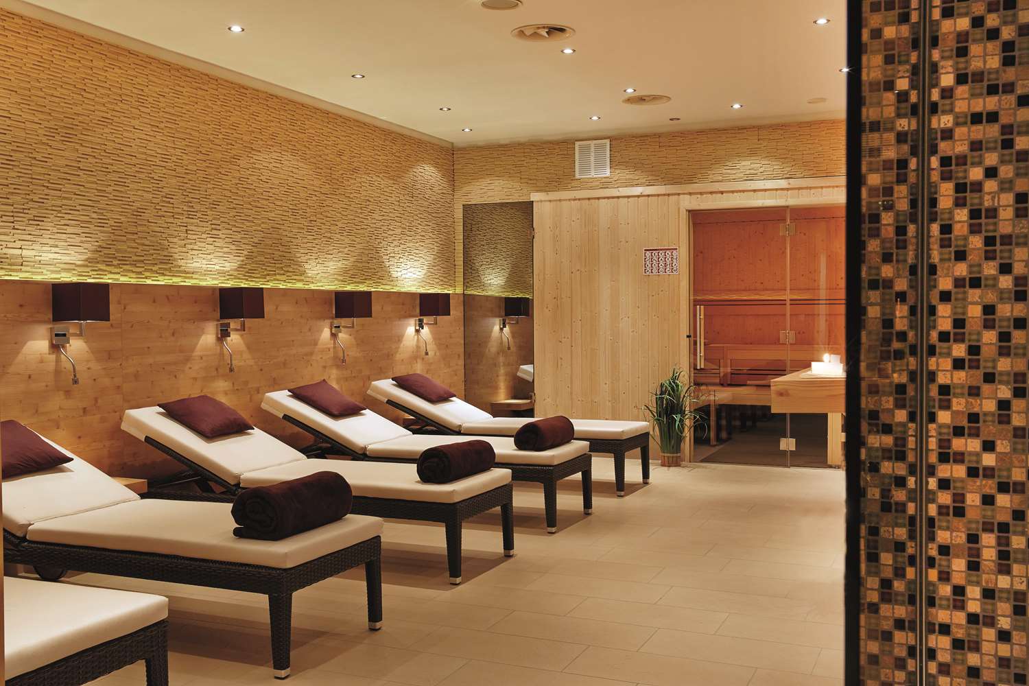 H+ HOTEL HANNOVER 43/61